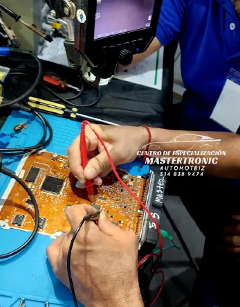 Práctica en el laboratorio de Mastertronic